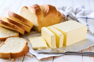 Πού να φυλάξετε το βούτυρο για να είναι φρέσκο και μαλακό – Η απάντηση δεν είναι στο ψυγείο!