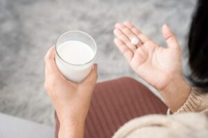 Τα φάρμακα που ΔΕΝ πρέπει να συνδυάζονται με γάλα