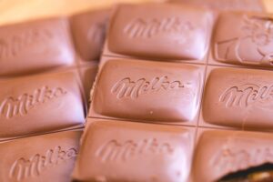 Milka: Ανάκληση της δημοφιλούς σοκολάτας – Τι κατήγγειλε καταναλωτής