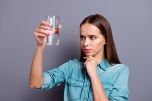 Αφυδατωμένοι οι Έλληνες εργαζόμενοι – Εντυπωσιακά τα ευρήματα έρευνας δύο ελληνικών Πανεπιστημίων
