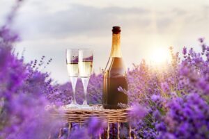 Η παραγωγή και οι εξαγωγές αφρώδους οίνου μειώθηκαν κατά 8% το 2023