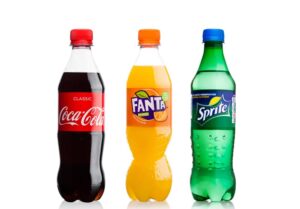 Coca Cola: «Σταματήστε την κατανάλωση» – Η μία μετά την άλλη οι χώρες ανακαλούν αναψυκτικά του αμερικάνικου κολοσσού