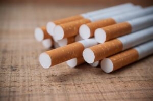 Ο FDA προτείνει μείωση της νικοτίνης σε τσιγάρα και σε προϊόντα καπνού στα 0,7mg ώστε να μην είναι εθιστικά