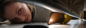 Τα πράγματα που δεν πρέπει ΠΟΤΕ να αποθηκεύετε κάτω από το κρεβάτι σας