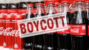 Μποϊκοτάζ εναντίον της Coca Cola γιατί στήριξε τον Τραμπ