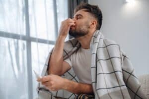 Προσοχή! Ανακαλείται μολυσμένο ρινικό σπρέι – Μπορεί να προκαλέσει προβλήματα όρασης, βλάβη των κρανιακών νεύρων ή μηνιγγίτιδα