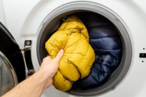 Ο ασφαλέστερος και αποτελεσματικότερος τρόπος να πλύνετε μπουφάν και παλτά