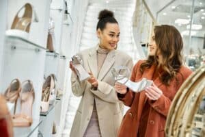 Για πρώτη φορά ανακαλούνται γυναικεία παπούτσια λόγω σοβαρού κινδύνου πτώσεων και τραυματισμού