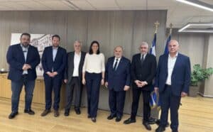 Ψηφιακή κάρτα εργασίας σε εστιατόρια – Αρνήθηκε η Υπ. Εργασίας το αίτημα της ΠΟΕΣΕ για παράταση του χρόνου έναρξης
