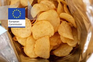 Ποια πατατάκια και σνακ είναι καρκινογόνα και θα πρέπει να σταματήσουν να πωλούνται στην ΕΕ μέχρι τον Ιούλιο του 2026