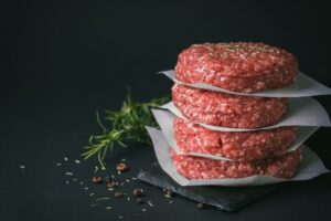 Συναγερμός για τα επικίνδυνα μπιφτέκια – Ποιοι και γιατί κινδυνεύουν