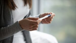 Σοβαρά ζητήματα που σχετίζονται με την γονιμότητα αγνοούν οι Ελληνίδες