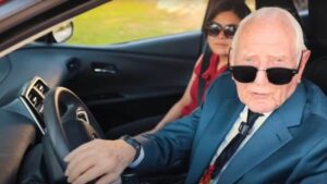 Γιατρός – influencer, 101 ετών αποκαλύπτει το μυστικό: Υπάρχει μόνο ένας τρόπος για να περάσεις υγιής τα 100!