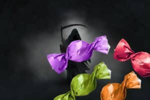Συναγερμός για την καραμέλα “Μαύρος Θάνατος” – 10χρονη στο νοσοκομείο από χημικό έγκαυμα στο λαιμό – Ειδοποίηση από την Ευρώπη
