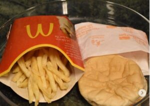 McDonald’s: Μα από τι είναι φτιαγμένα; – Big Mac και πατάτες τηγανιτές του 2009 διατηρούνται αναλλοίωτα έως σήμερα