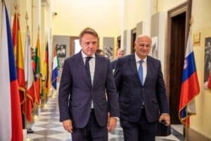 Συνάντηση του ΥπΑΑΤ Κώστα Τσιάρα με τον Ιταλό ομόλογό του Francesco Lollobrigida
