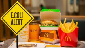 McDonald’s: Πόσο «έχει στοιχίσει» μέχρι τώρα η επιδημία E. coli από τα μολυσμένα μπέργκερ στην αλυσίδα;