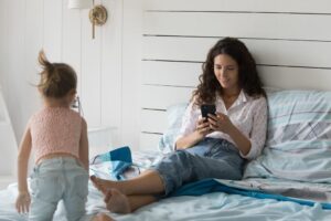 Η καθιστική ζωή γερνά τον εγκέφαλο πιο γρήγορα από οτιδήποτε άλλο - Τι υποστηρίζουν οι νευρολόγοι - Cibum.gr