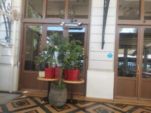“Δεν παίζονται” – Ο πρωτοφανής λόγος που μπήκε λουκέτο σε γνωστή πιτσαρία στο Παλαιό Φάληρο