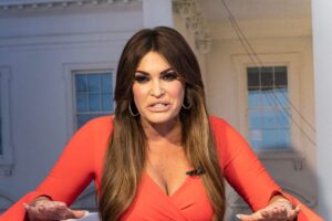 Kimberly Guilfoyle: Οι επικίνδυνες αισθητικές επεμβάσεις που έχει κάνει η νέα πρέσβειρα των Ηνωμένων Πολιτειών στην Ελλάδα