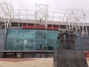 Manchester United: ποντικιών» Ωμό κοτόπουλο και περιττώματα ποντικιών στα εστιατόρια του συλλόγου