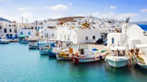 Καμπανάκι ΙΝΣΕΤΕ: Οι φόροι “σκοτώνουν” την ανταγωνιστικότητα του ελληνικού τουρισμού
