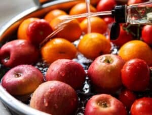Πώς να πλένετε φρούτα και λαχανικά για να απομακρύνετε τα φυτοφάρμακα