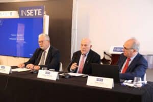Γ. Βερνίκος (ΙΝΣΕΤΕ) : Στα 30,2 δισ. ευρώ το 2024 η άμεση συνεισφορά του τουριστικού τομέα στην ελληνική οικονομία