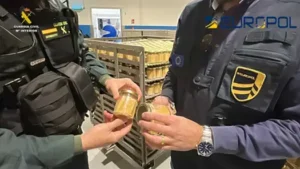 Απάτη και παραποιημένα τρόφιμα και ποτά στην Ελλάδα: Πάνω από €49 εκατ. οι απώλειες κάθε χρόνο, σύμφωνα με το EUIPO