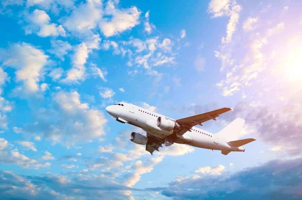Από τα αποφάγια στα αεροπλάνα – Νέα τεχνολογία μετατρέπει τα υπολείμματα τροφίμων σε αεροπορικό καύσιμο
