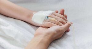Μολυσμένα λουκάνικα υπεύθυνα για το αιμολυτικό σύνδρομο στη 12χρονη που έχασε τη ζωή της – Λουκέτο στην εταιρεία παραγωγής