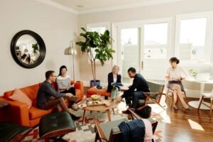 Οι τουρίστες στα Airbnb πετούν τρόφιμα αξίας έως και 2 δισεκατομμυρίων ευρώ ετησίως – Μελέτη