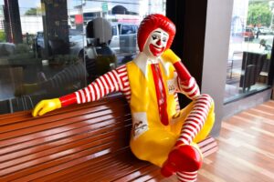McDonald’s και εθνικές γεύσεις: Καινοτομία ή γαστρονομική… βλασφημία;