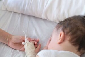 Νέα δραματική αύξηση κρουσμάτων αλλαντίασης σε βρέφη από μολυσμένο γάλα – 31 μωρά στο νοσοκομείο