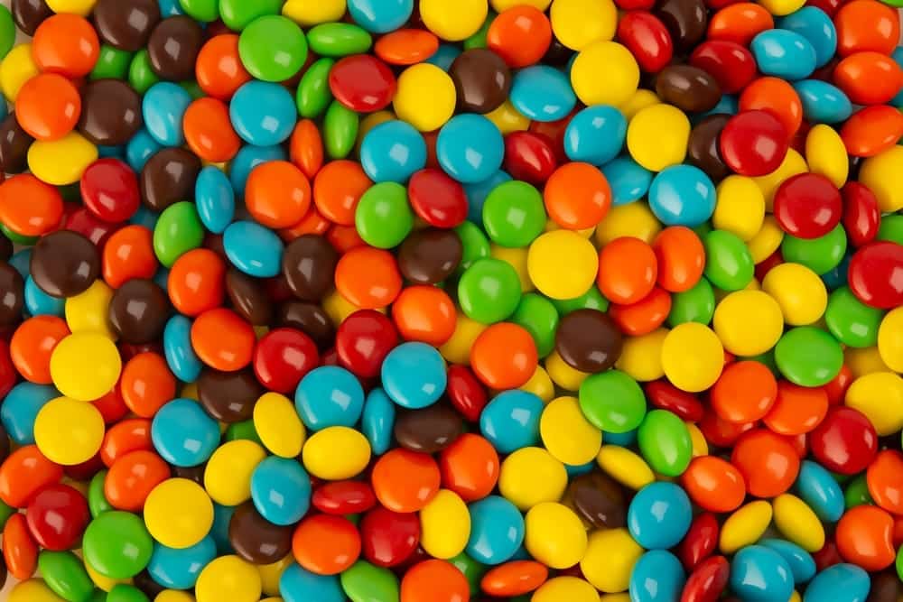 Η Nestlé USA ολοκλήρωσε την απόσυρση συνθετικών χρωστικών