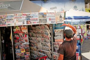 Περίπτερα στο Σύνταγμα: Νέα τσουχτερά πρόστιμα λόγω επαναλαμβανόμενων παραβάσεων σε νερά και μπύρες
