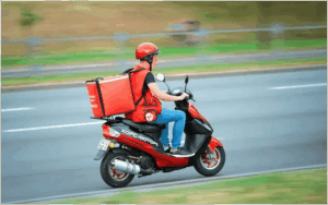 Χωρίς delivery αύριο 12.00-17.00 λόγω του καύσωνα – Όλα τα μέτρα που ανακοίνωσε το Υπουργείο εργασίας