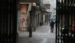 Σουβλατζίδικο πέταξε δεκάδες κιλά κρέας λόγω της διακοπής ρεύματος μετά την πυρκαγιά στην Αγορά Καπάνι