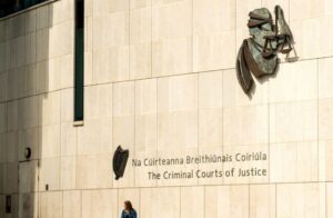Ποινή φυλάκισης για άνδρα που περιόριζε το φαγητό της συζύγου του