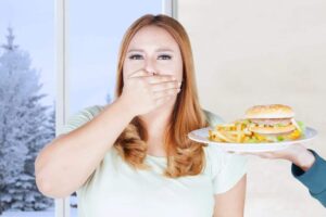 Τα 4 καθημερινά τρόφιμα που μας κάνουν να μυρίζουμε άσχημα