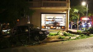 Tροχαίο ατύχημα με 12 τραυματίες σε εστιατόριο στο Κολωνάκι – Συνελήφθη 35χρονος παρκαδόρος