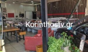 Κόρινθος: Αυτοκίνητο μπήκε σε κρεοπωλείο – Από θαύμα δεν θρηνήσαμε θύματα (φωτο)