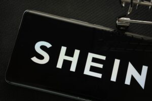 Shein: Πρόστιμο 1 εκατομμυρίου ευρώ για παραπλανητικά «πράσινα» μηνύματα