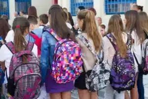 Η μεγάλη επιστροφή στα θρανία – Η αναγκαία “τριπλή” προετοιμασία μέσα από τον οδηγό επιβίωσης για γονείς και παιδιά