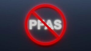 Κόντρα για τα PFAS: Η ECHA εξαιρεί οκτώ κατηγορίες από τον περιορισμό, προκαλώντας ανησυχίες για κενά στην ασφάλεια