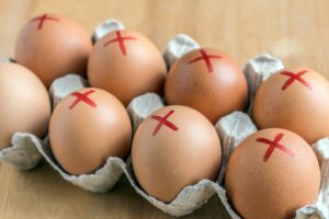 Μολυσμένα αυγά: 7 διαφορετικά στελέχη επικίνδυνου βακτηρίου αποκάλυψε κρατική δειγματοληψία σε πτηνοτροφική μονάδα