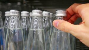 Εμφιαλωμένο νερό: Χρώμιο, αρσενικό και TFA σε δημοφιλείς μάρκες – Νέα εργαστηριακή δοκιμή
