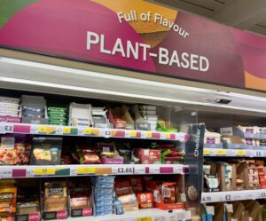 «Plant based» δεν σημαίνει πάντα… 100% φυτικό – Η απάντηση βιομηχανίας για την παρουσία αυγού σε προϊόν «φυτικής προέλευσης»