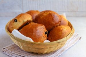 Σταφιδόψωμο με υψηλά επίπεδα καρκινογόνων ορυκτελαίων – Ειδοποίηση RASFF