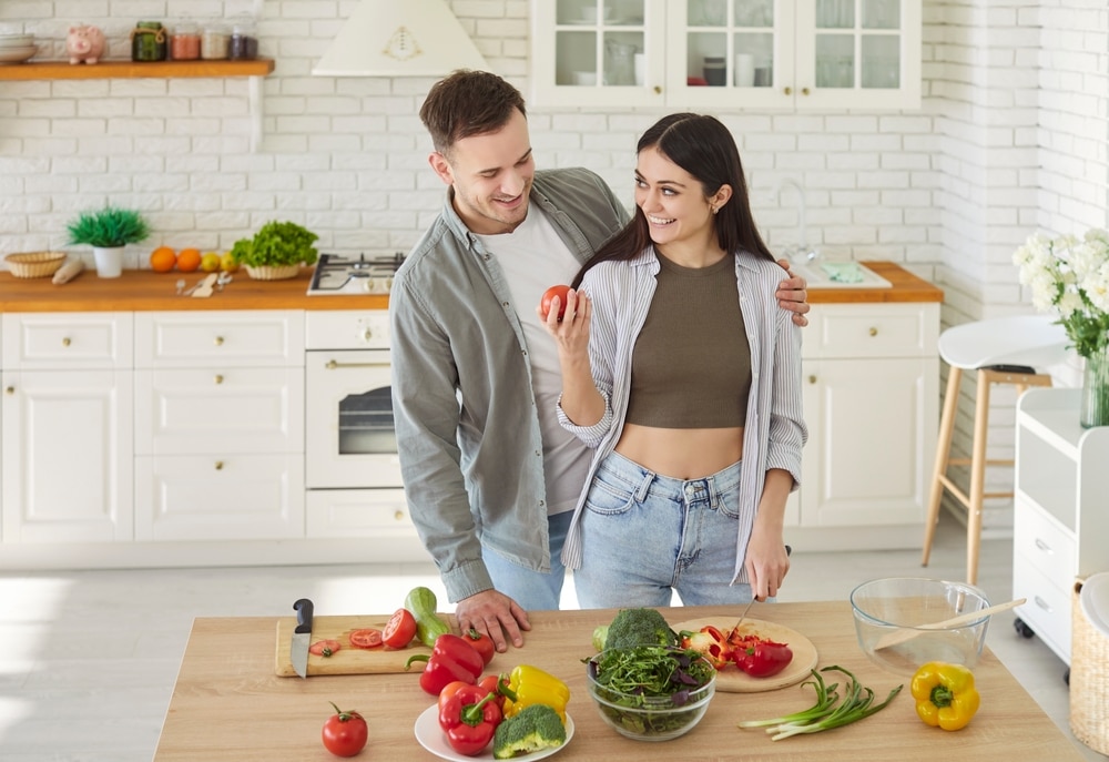 «Food divorce»: Γιατί κάποια ζευγάρια επιλέγουν να μαγειρεύουν χωριστά